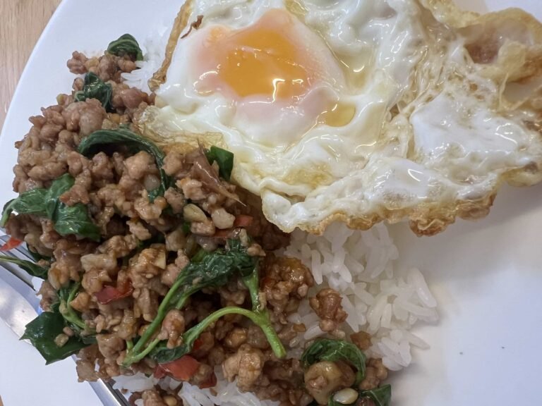 Original Thai Food Pad Krapao7 768x576