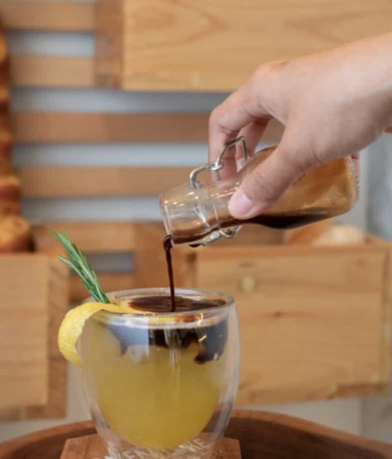 hwantsu creative cafe4 8.07.19 PM 768x901